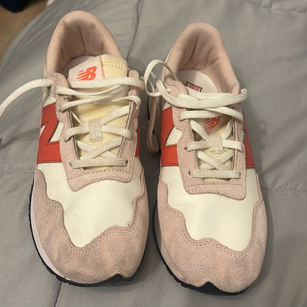 New balance shoes